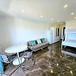 Vilanova, T0 - Modern Flat At Oura On The Strip With Balcony With View To The Pool, Pool Access, Lift And Air Conditioning Appartement Albufeira