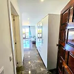 Appartement Vilanova, T0 - Modern Flat At Oura On The Strip With Balcony With View To The Pool, Pool Access, Lift And Air Conditioning *