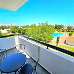 Vilanova, T0 - Modern Flat At Oura On The Strip With Balcony With View To The Pool, Pool Access, Lift And Air Conditioning شقة