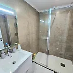 Vilanova, T0 - Modern Flat At Oura On The Strip With Balcony With View To The Pool, Pool Access, Lift And Air Conditioning شقة *