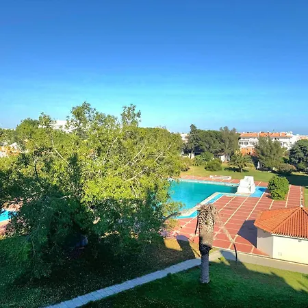 Vilanova, T0 - Modern Flat At Oura On The Strip With Balcony With View To The Pool, Pool Access, Lift And Air Conditioning *