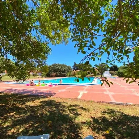 Vilanova, T0 - Modern Flat At Oura On The Strip With Balcony With View To The Pool, Pool Access, Lift And Air Conditioning Lägenhet