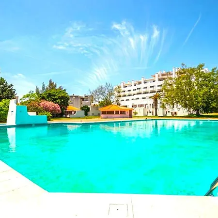 Apartamento Vilanova, T0 - Modern Flat At Oura On The Strip With Balcony With View To The Pool, Pool Access, Lift And Air Conditioning