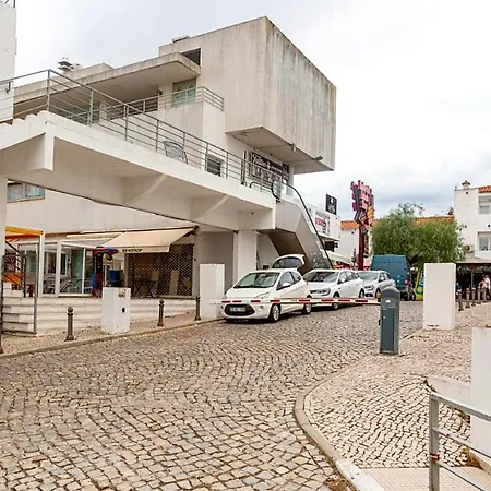 Vilanova, T0 - Modern Flat At Oura On The Strip With Balcony With View To The Pool, Pool Access, Lift And Air Conditioning