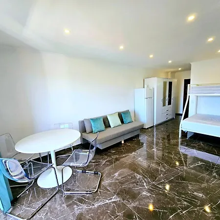 Vilanova, T0 - Modern Flat At Oura On The Strip With Balcony With View To The Pool, Pool Access, Lift And Air Conditioning Lägenhet Albufeira