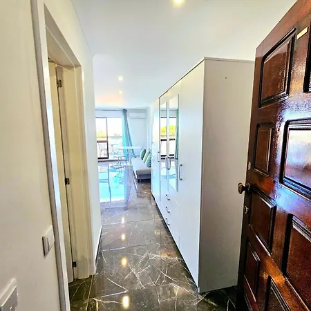 Apartamento Vilanova, T0 - Modern Flat At Oura On The Strip With Balcony With View To The Pool, Pool Access, Lift And Air Conditioning *