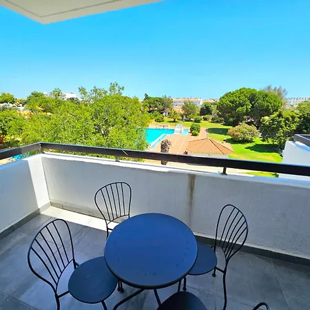 Lägenhet Vilanova, T0 - Modern Flat At Oura On The Strip With Balcony With View To The Pool, Pool Access, Lift And Air Conditioning Albufeira