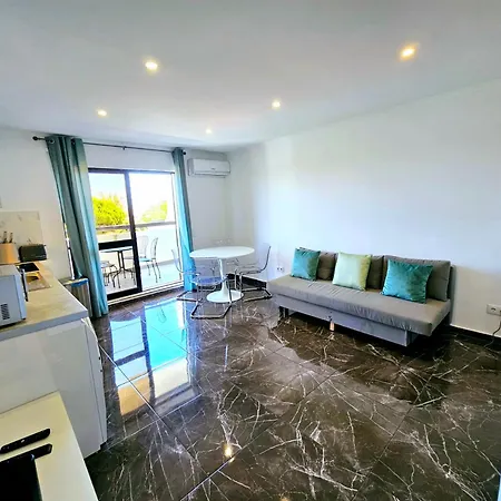 Vilanova, T0 - Modern Flat At Oura On The Strip With Balcony With View To The Pool, Pool Access, Lift And Air Conditioning Lägenhet Albufeira