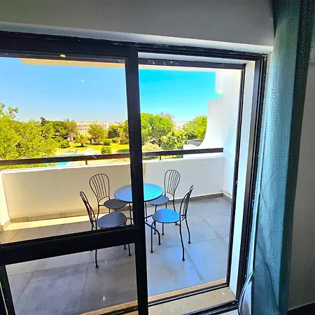 Vilanova, T0 - Modern Flat At Oura On The Strip With Balcony With View To The Pool, Pool Access, Lift And Air Conditioning *