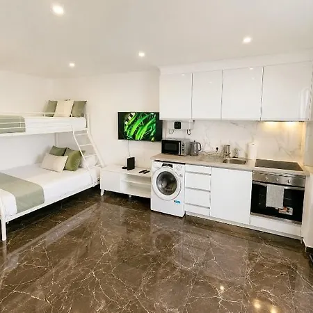 Vilanova, T0 - Modern Flat At Oura On The Strip With Balcony With View To The Pool, Pool Access, Lift And Air Conditioning Albufeira