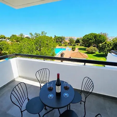Vilanova, T0 - Modern Flat At Oura On The Strip With Balcony With View To The Pool, Pool Access, Lift And Air Conditioning Lägenhet Albufeira