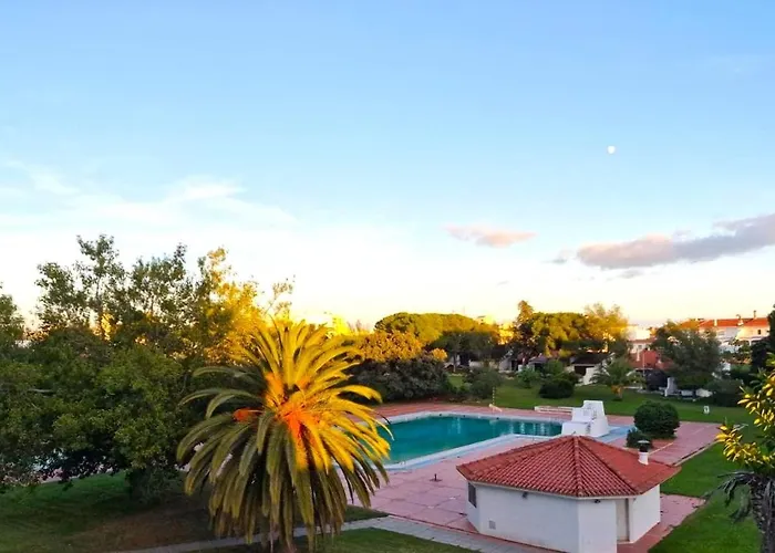 Vilanova, T0 - Modern Flat At Oura On The Strip With Balcony With View To The Pool, Pool Access, Lift And Air Conditioning Apartment *