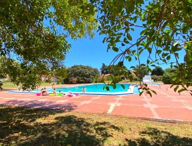 Vilanova, T0 - Modern Flat At Oura On The Strip With Balcony With View To The Pool, Pool Access, Lift And Air Conditioning Apartment