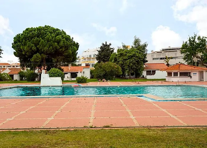 Vilanova, T0 - Modern Flat At Oura On The Strip With Balcony With View To The Pool, Pool Access, Lift And Air Conditioning アパート *