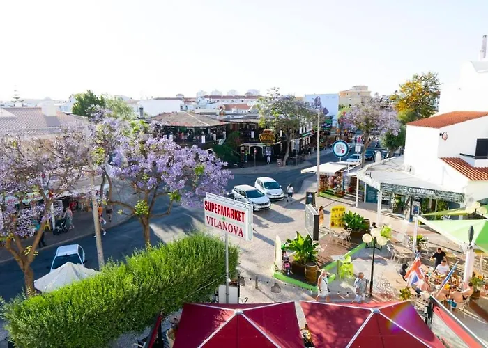 Vilanova, T0 - Modern Flat At Oura On The Strip With Balcony With View To The Pool, Pool Access, Lift And Air Conditioning *