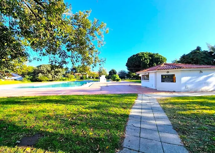 アパート Vilanova, T0 - Modern Flat At Oura On The Strip With Balcony With View To The Pool, Pool Access, Lift And Air Conditioning *