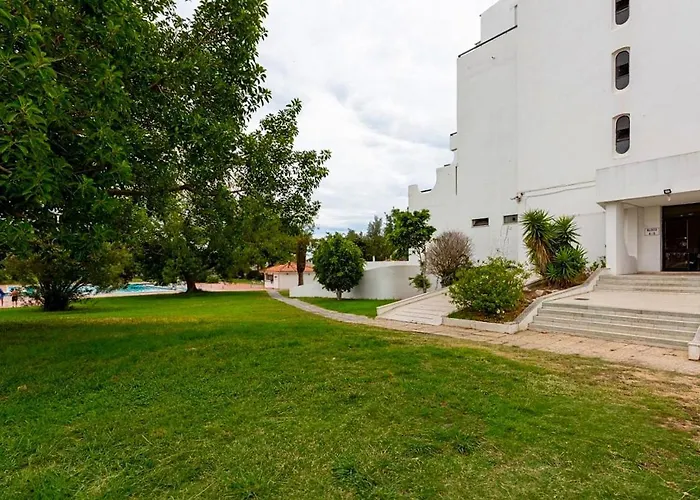 Vilanova, T0 - Modern Flat At Oura On The Strip With Balcony With View To The Pool, Pool Access, Lift And Air Conditioning Apartment