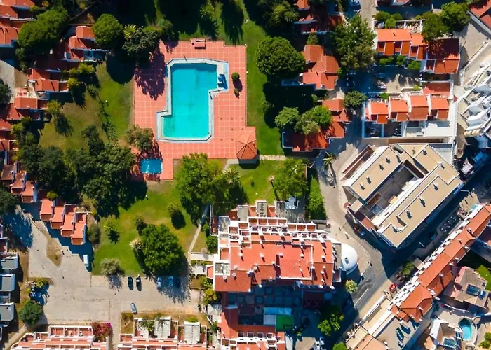 Apartment Vilanova, T0 - Modern Flat At Oura On The Strip With Balcony With View To The Pool, Pool Access, Lift And Air Conditioning *