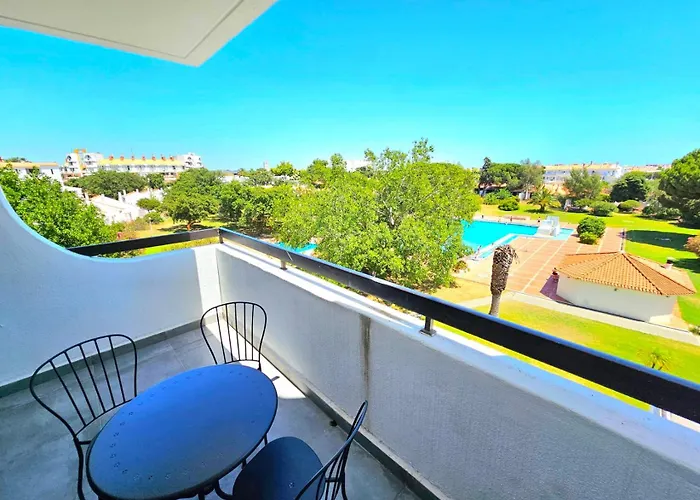 Vilanova, T0 - Modern Flat At Oura On The Strip With Balcony With View To The Pool, Pool Access, Lift And Air Conditioning アパート