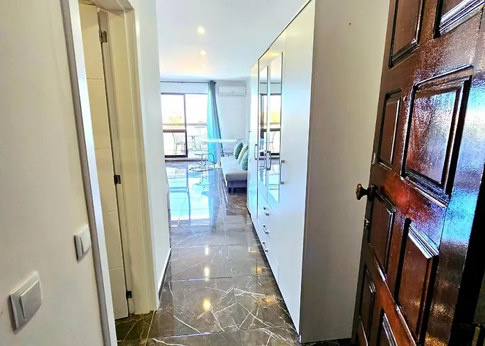 Vilanova, T0 - Modern Flat At Oura On The Strip With Balcony With View To The Pool, Pool Access, Lift And Air Conditioning Apartment