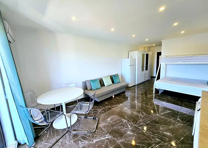 Vilanova, T0 - Modern Flat At Oura On The Strip With Balcony With View To The Pool, Pool Access, Lift And Air Conditioning アパート アルブフェイラ