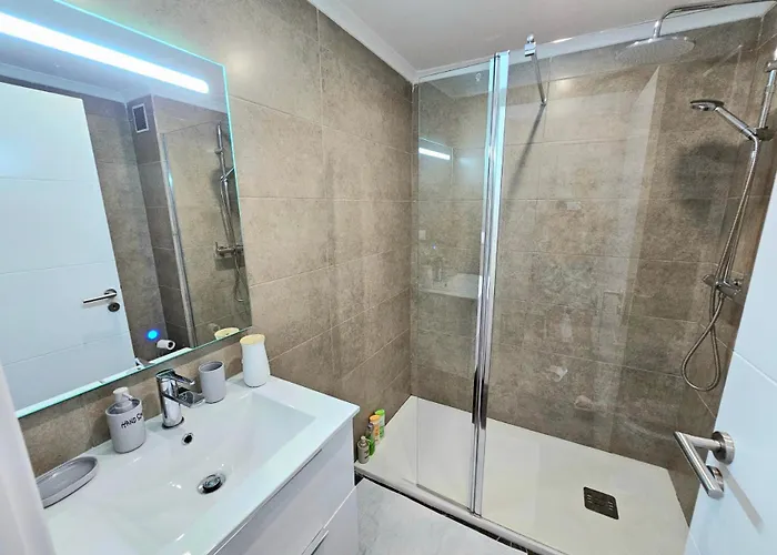 Vilanova, T0 - Modern Flat At Oura On The Strip With Balcony With View To The Pool, Pool Access, Lift And Air Conditioning アパート *