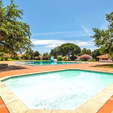 Vilanova, T0 - Modern Flat At Oura On The Strip With Balcony With View To The Pool, Pool Access, Lift And Air Conditioning * Albufeira